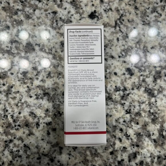 EltaMD UV Daily SPF 40 - Picture 4 of 5